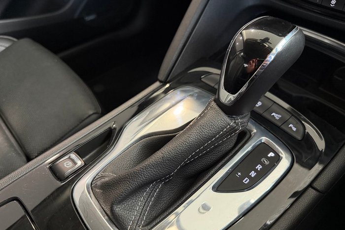 2019 Holden Calais V