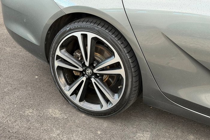 2019 Holden Calais V