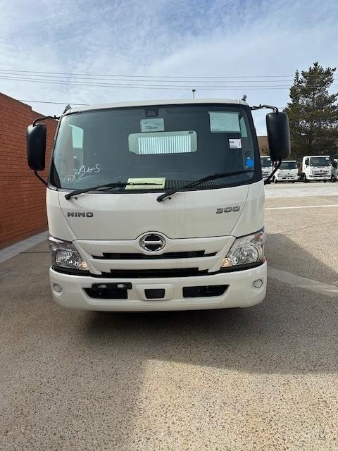 2025 Hino 300 Series 616 Tipper