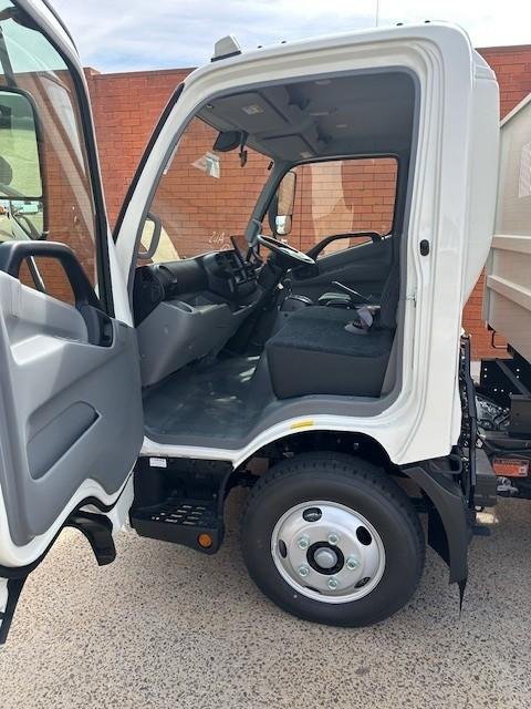 2025 Hino 300 Series 616 Tipper