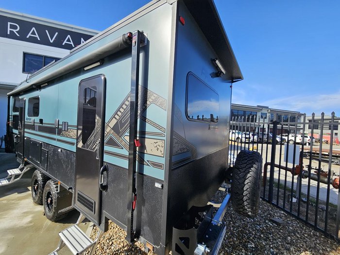 2026 Prime Edge Caravans Warrior Custom 23'9 Dual Bunk Dual Entry