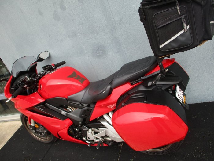 2017 Honda VFR800F ABS RED