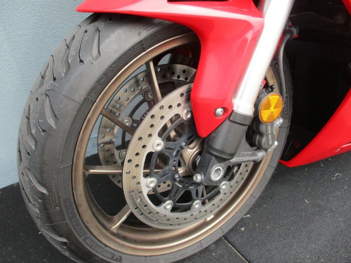 2017 Honda VFR800F ABS RED