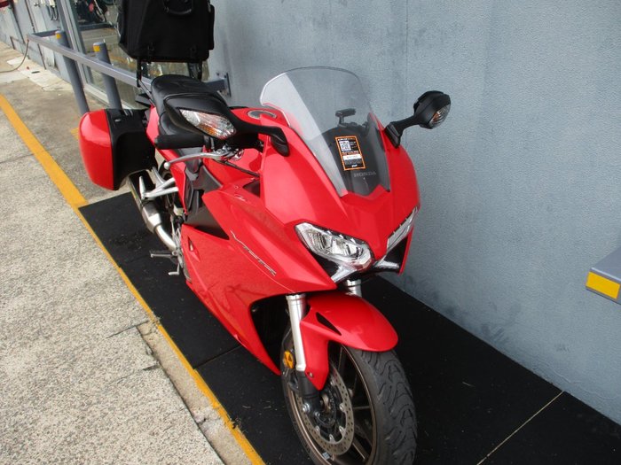 2017 Honda VFR800F ABS RED