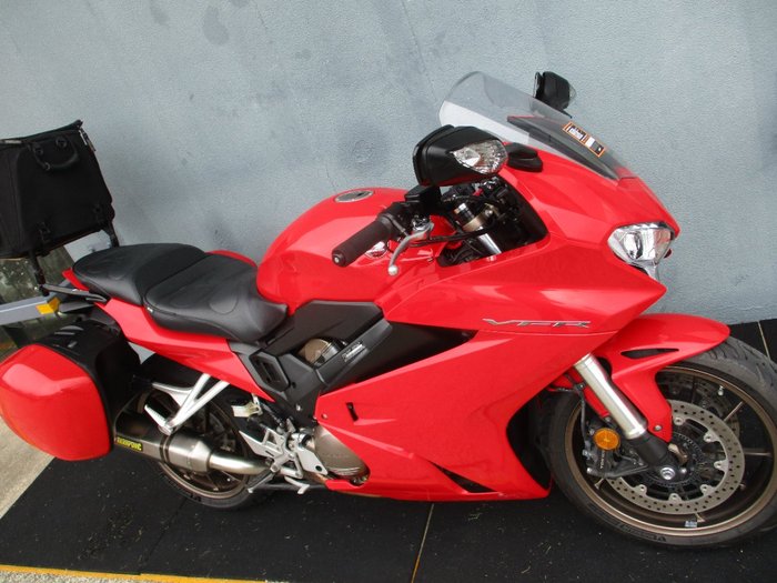 2017 Honda VFR800F ABS RED