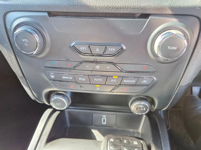 2020 Ford Everest Titanium