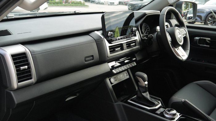 2026 Nissan Navara ST-X