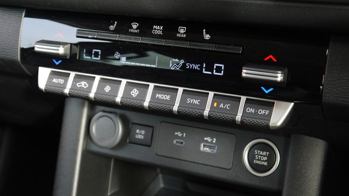 2026 Nissan Navara ST-X