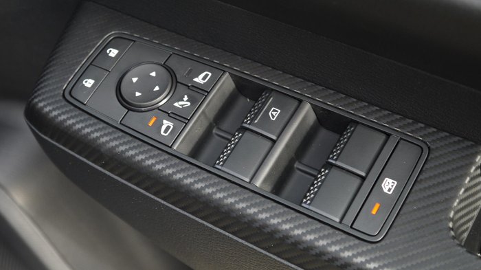 2026 Nissan Navara ST-X