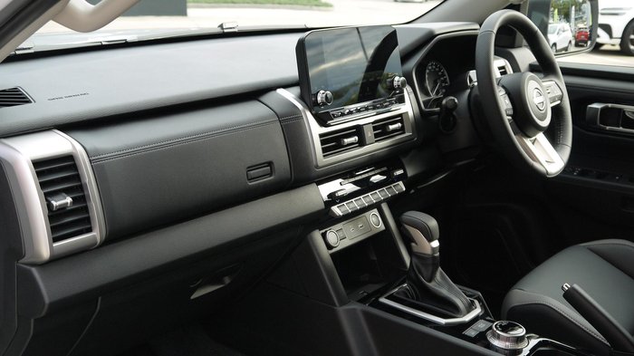 2026 Nissan Navara ST-X