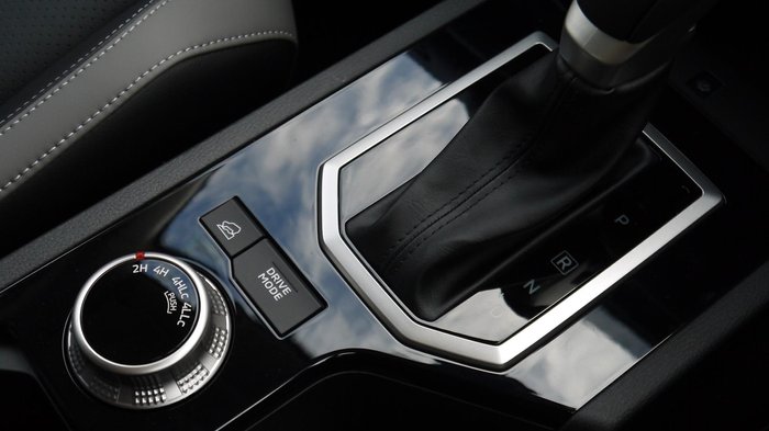 2026 Nissan Navara ST-X