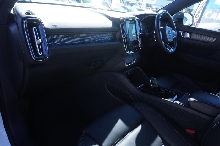 2019 Volvo XC40 T5 R-Design