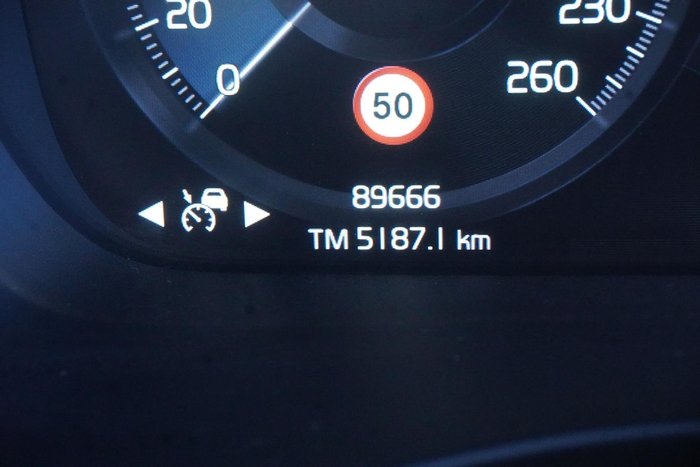 2019 Volvo XC40 T5 R-Design