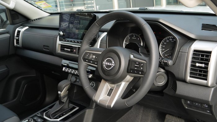 2026 Nissan Navara ST-X