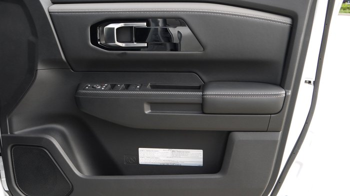 2026 Nissan Navara ST-X