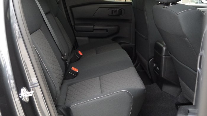 2026 Nissan Navara ST