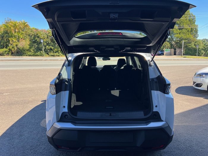 2025 Peugeot 5008 Allure e-DCS