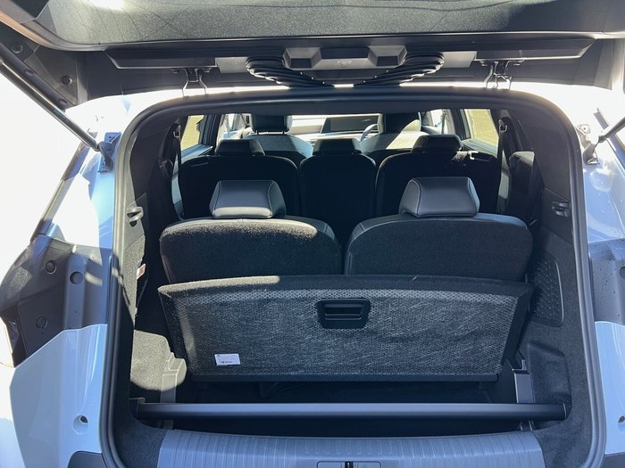 2025 Peugeot 5008 Allure e-DCS