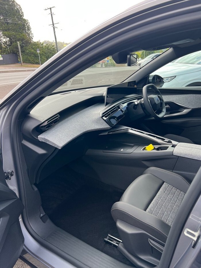 2025 Peugeot 5008 Allure e-DCS Hybrid