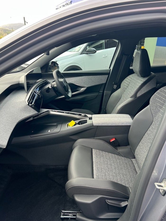 2025 Peugeot 5008 Allure e-DCS Hybrid