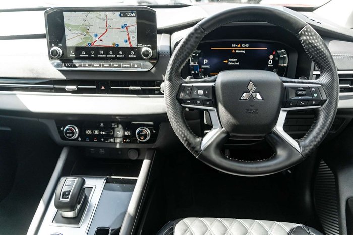 2024 Mitsubishi Outlander Exceed