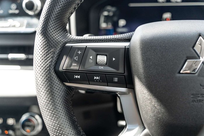 2024 Mitsubishi Outlander Exceed