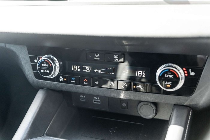 2024 Mitsubishi Outlander Exceed