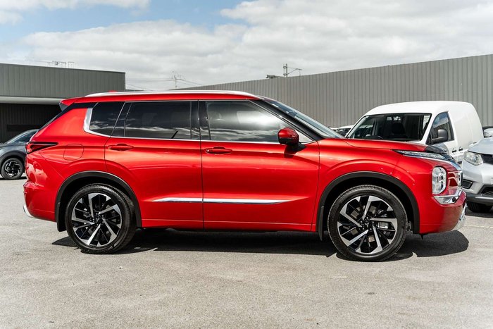 2024 Mitsubishi Outlander Exceed