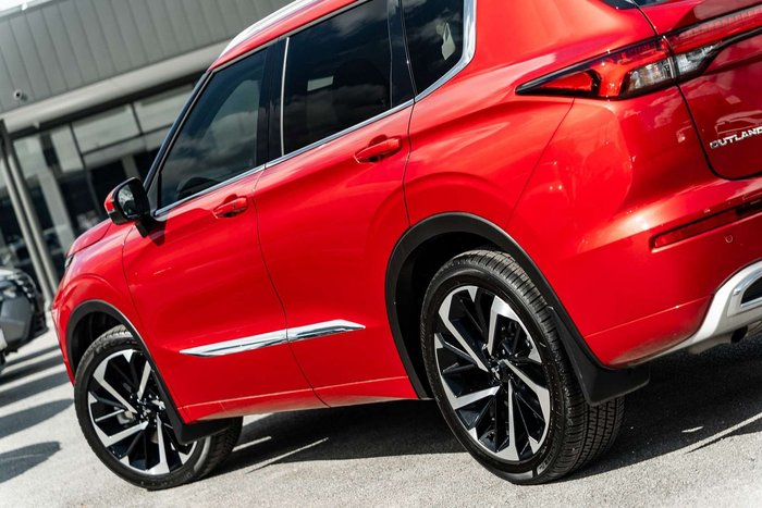 2024 Mitsubishi Outlander Exceed