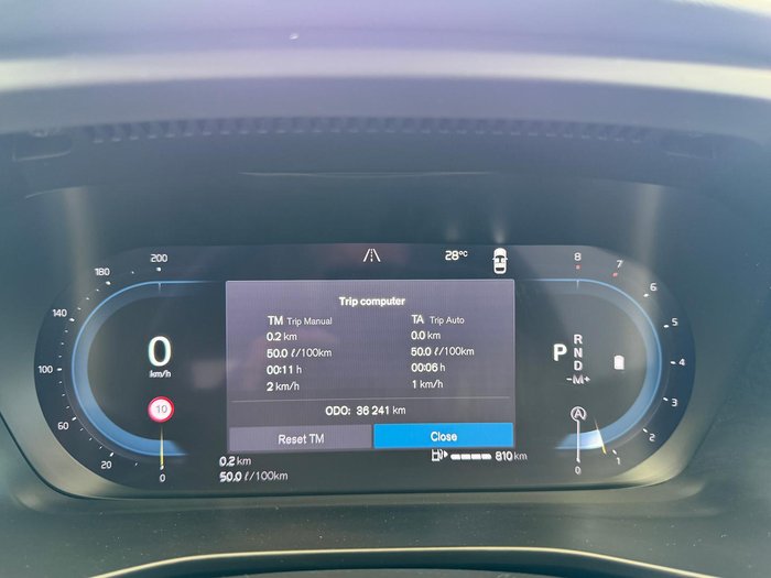 2022 Volvo XC40 Ultimate B4 Bright