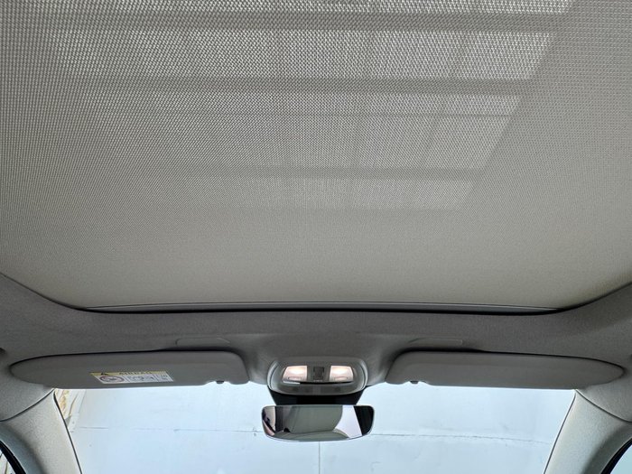 2022 Volvo XC40 Ultimate B4 Bright