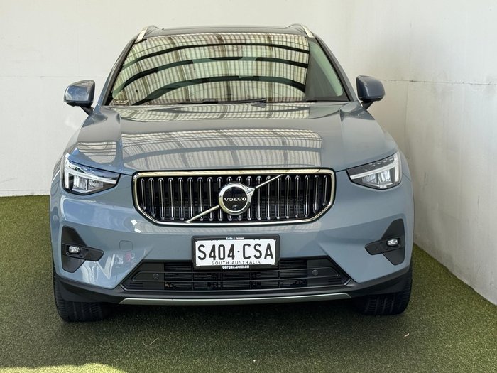 2022 Volvo XC40 Ultimate B4 Bright