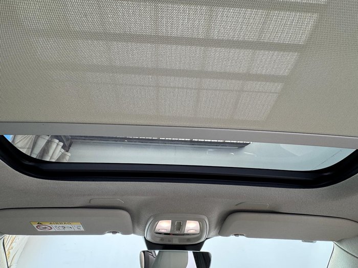 2022 Volvo XC40 Ultimate B4 Bright