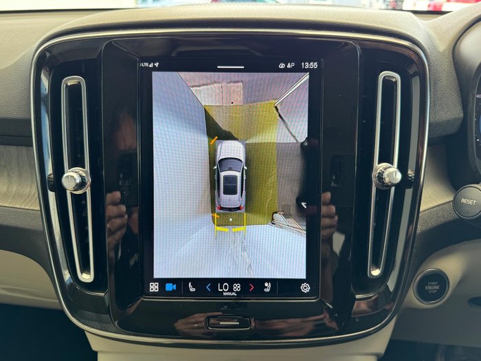 2022 Volvo XC40 Ultimate B4 Bright