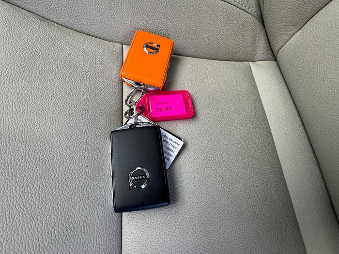 2022 Volvo XC40 Ultimate B4 Bright