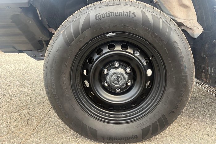 2019 Toyota Hilux SR