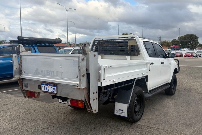 2019 Toyota Hilux SR