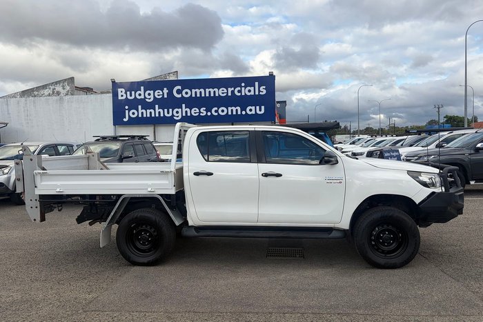 2019 Toyota Hilux SR
