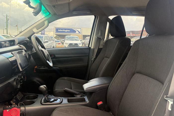 2019 Toyota Hilux SR