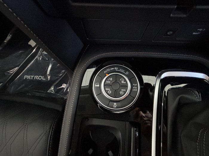 2026 Nissan Patrol Warrior Y62 MY26 4X4 Dual Range Black Obsidian