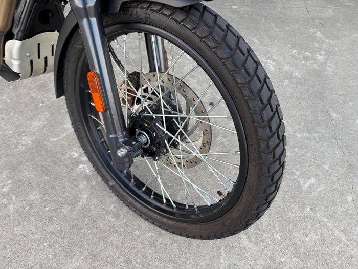 2022 Royal Enfield HIMALAYAN MID E5 Blue