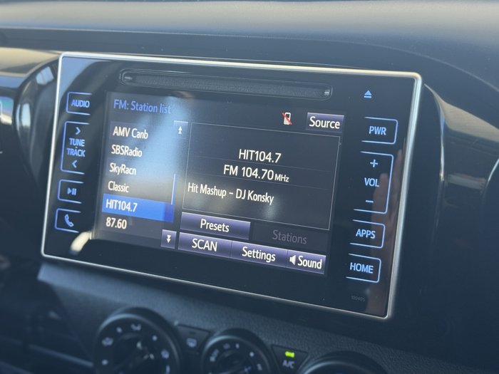 2017 Toyota Hilux SR