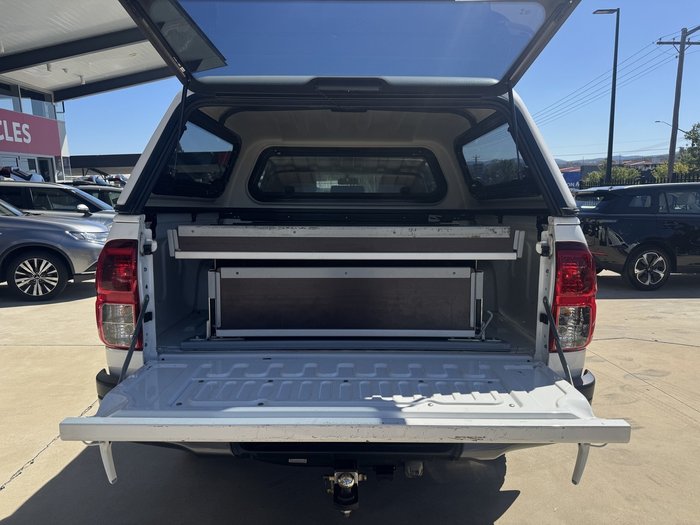 2017 Toyota Hilux SR