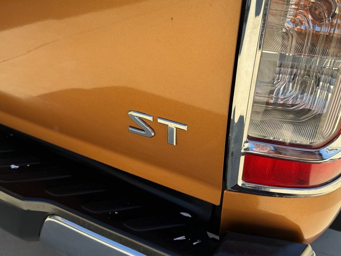 2015 Nissan Navara ST (4x4)