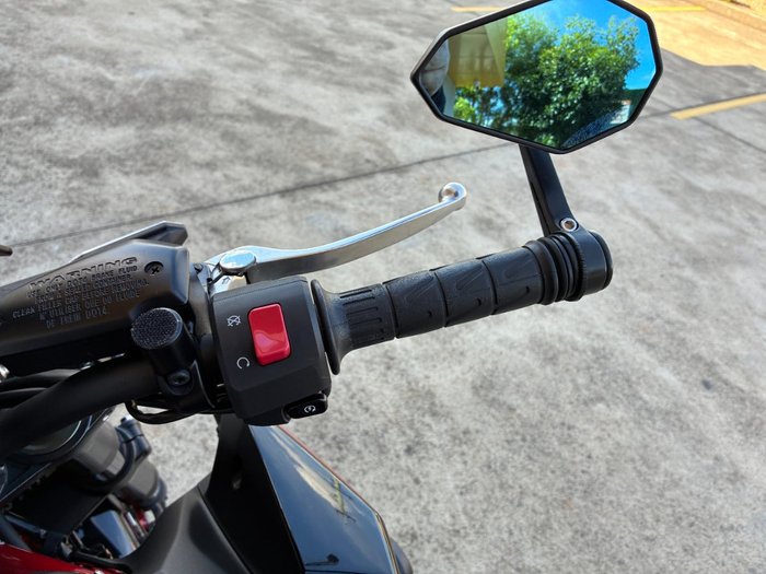 2023 Kawasaki Z900 (ZR900) Red