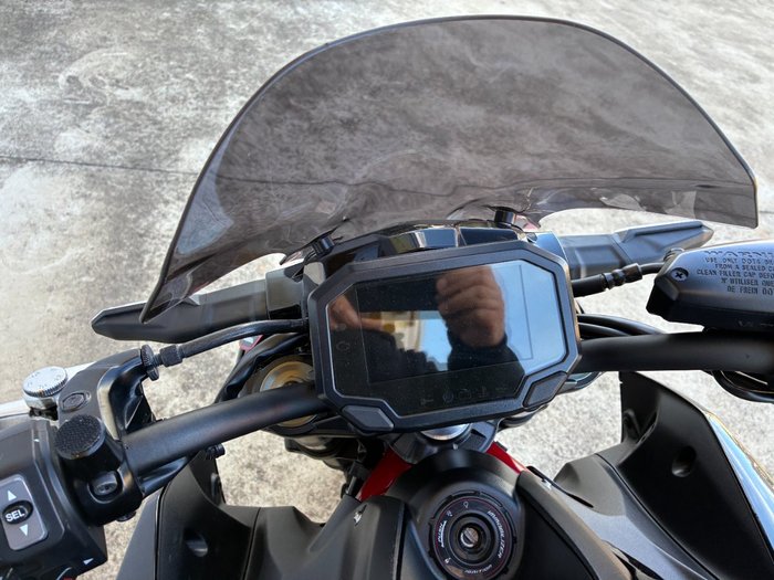 2023 Kawasaki Z900 (ZR900) Red