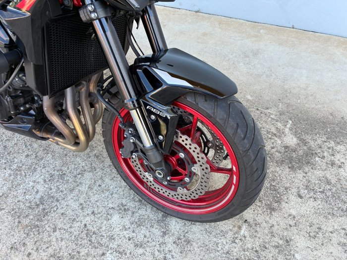 2023 Kawasaki Z900 (ZR900) Red