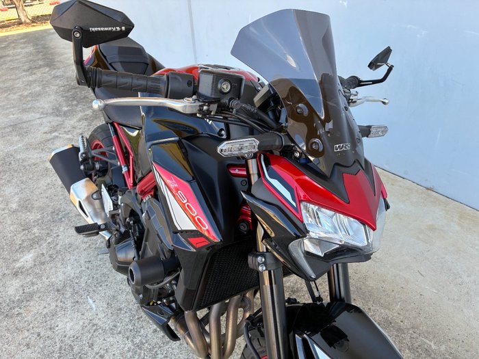 2023 Kawasaki Z900 (ZR900) Red