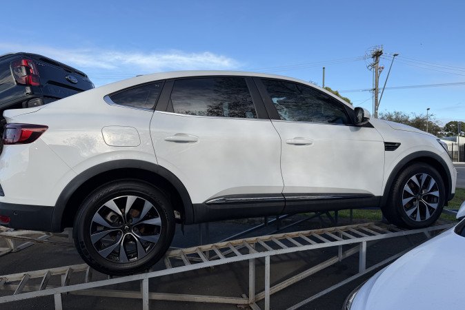 2023 RENAULT ARKANA ZEN