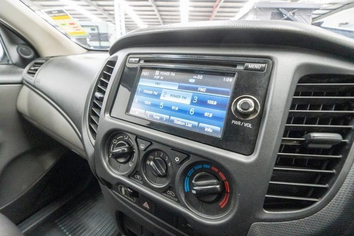 2017 Mitsubishi Triton GLX